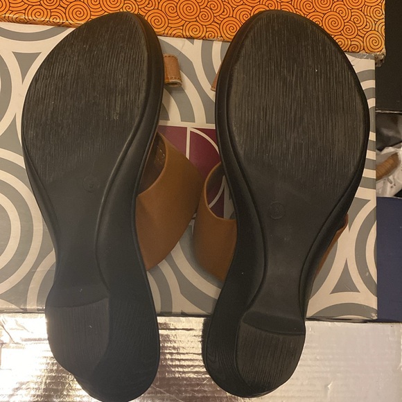 Epicsteps-Cute rhinestone brown flats. Size 9 - Picture 8 of 8